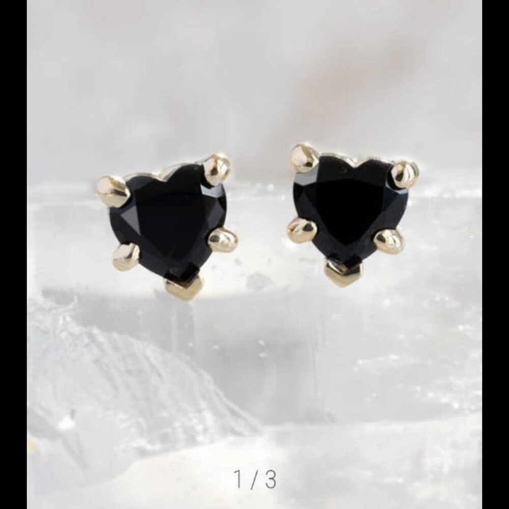 Black Onyx Gemstone Heart Stud Earrings 14k gold